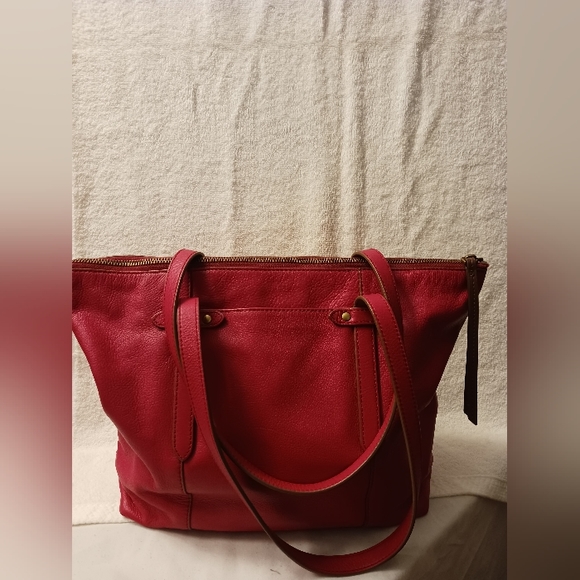 Fossil Handbags - Fossil Red Zip Shopper and EUC.